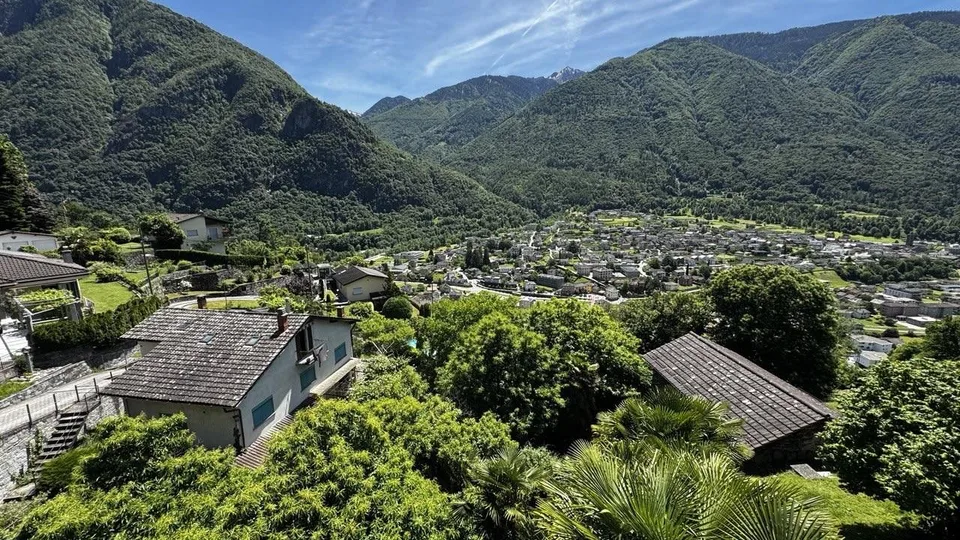 ROVEREDO - MAGNIFICO TERRENO EDIFICABILE A CARASOLE