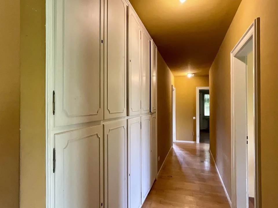 MORBIO INFERIORE - VENDESI VILLA DA RISTRUTTURARE