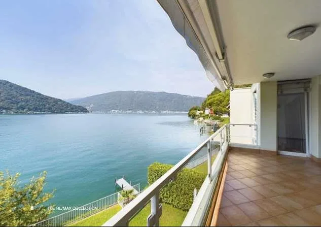 Casa a schiera con pontile sul lago