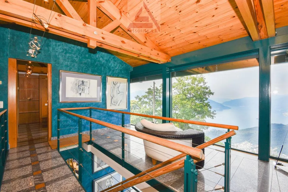 Villa mit Pool / Villa con piscina