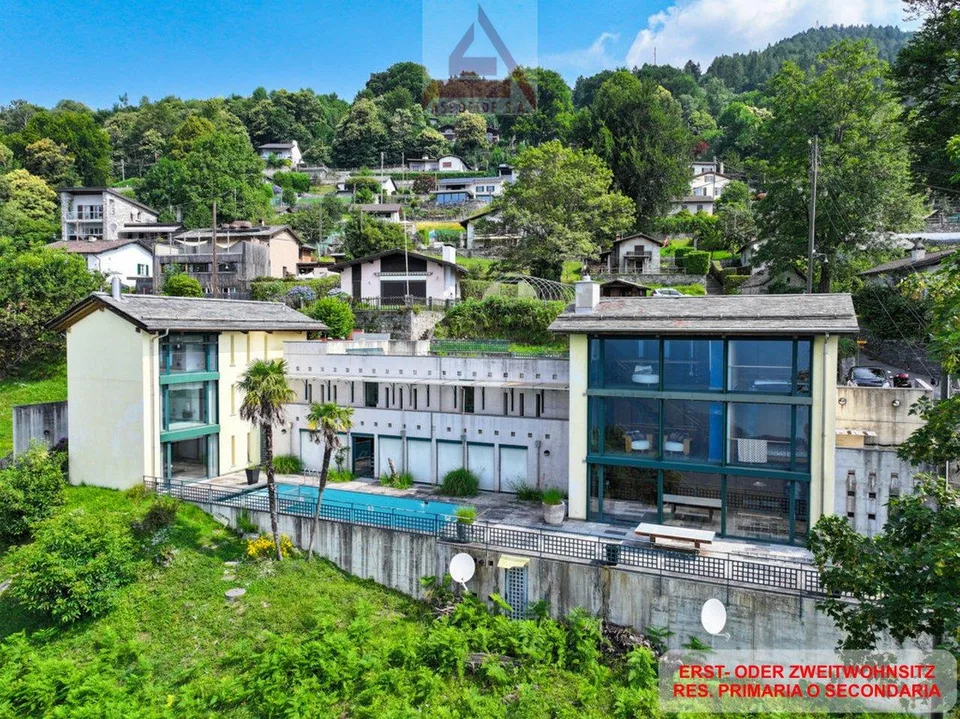 Villa mit Pool / Villa con piscina