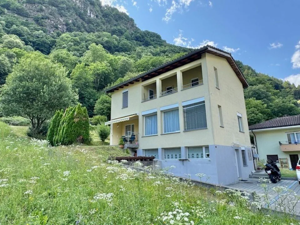 ZU VERKAUFEN IN MOGHEGNO (Valle Maggia) - Einfamilienhaus an ruhige...