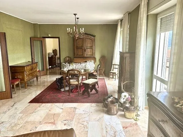4 1/2-Zimmer-Dachwohnung an sehr ruhiger, sonniger Aussichtslage / ...