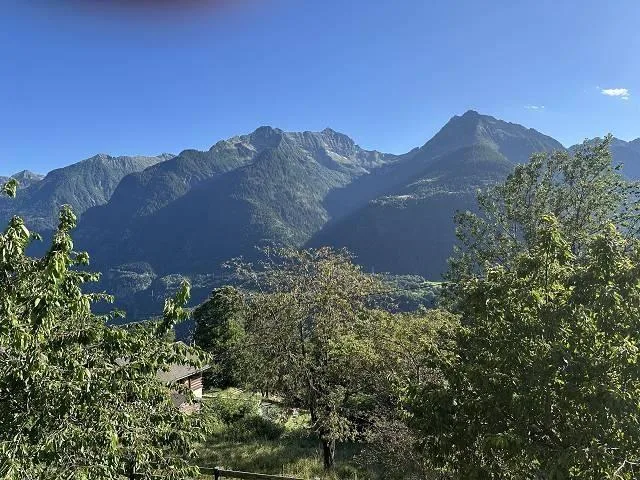 Bauland von 773 m2 Zone R2an sehr ruhiger, sonniger Aussichtslage /... – Foto 9 von 15