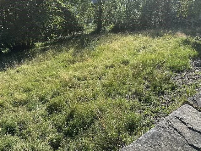 Bauland von 773 m2 Zone R2an sehr ruhiger, sonniger Aussichtslage /...