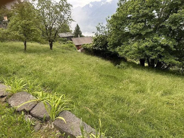 Bauland von 773 m2 Zone R2an sehr ruhiger, sonniger Aussichtslage /... – Foto 8 von 15