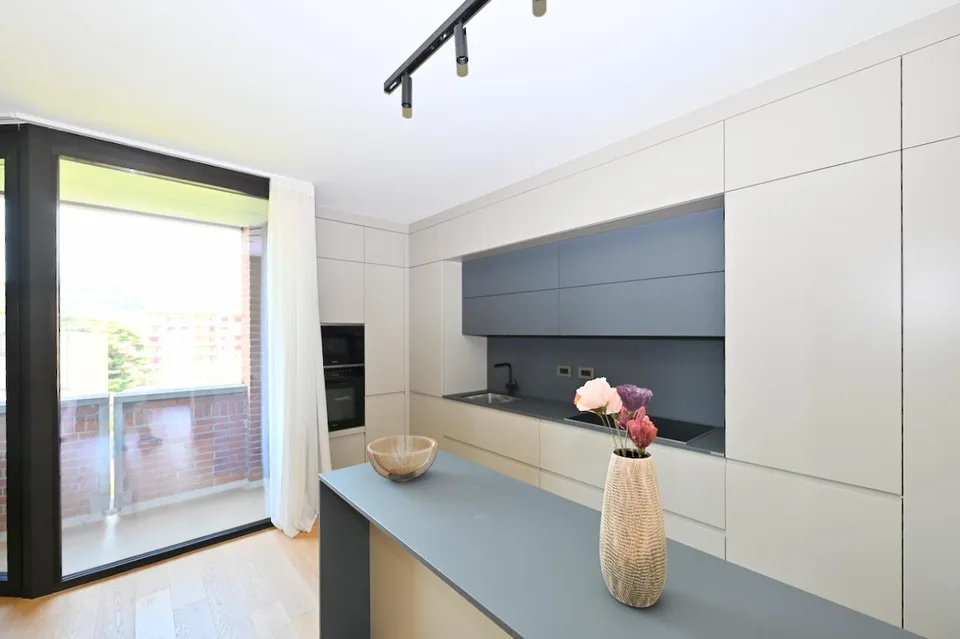 Appartamento Duplex di Design con Terrazza Panoramica sul Tetto – Foto 12 von 24