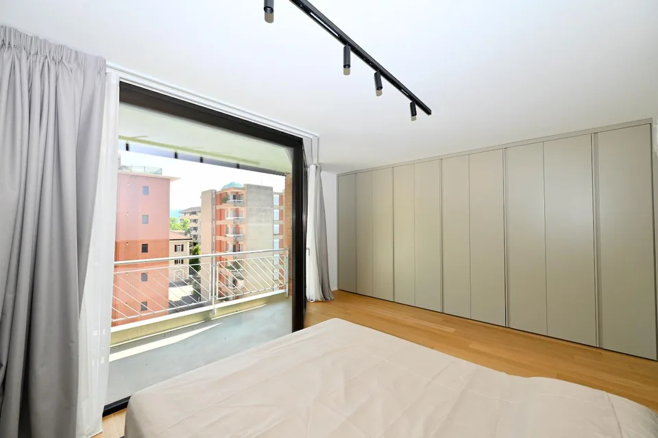 Appartamento Duplex di Design con Terrazza Panoramica sul Tetto – Foto 15 von 24