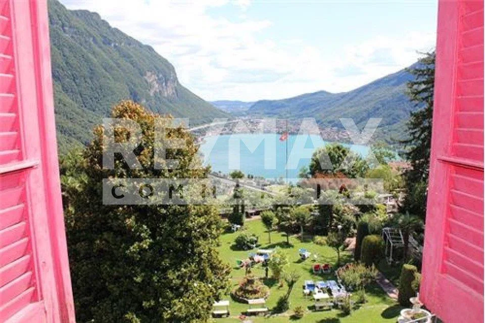 Albergo con magnifico parco e vista lago – Foto 8 von 13