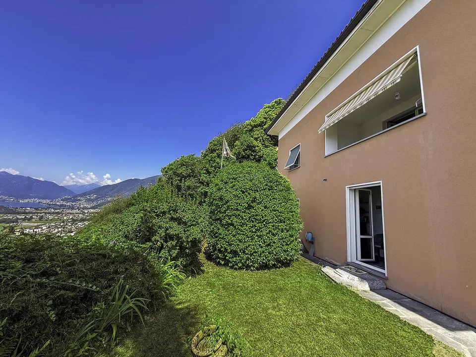 Villa nella natura, con vista panoramica sul Lago Maggiore – foto 17 di 21