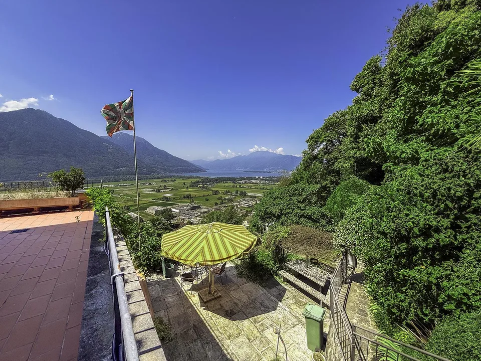 Villa nella natura, con vista panoramica sul Lago Maggiore – foto 14 di 21