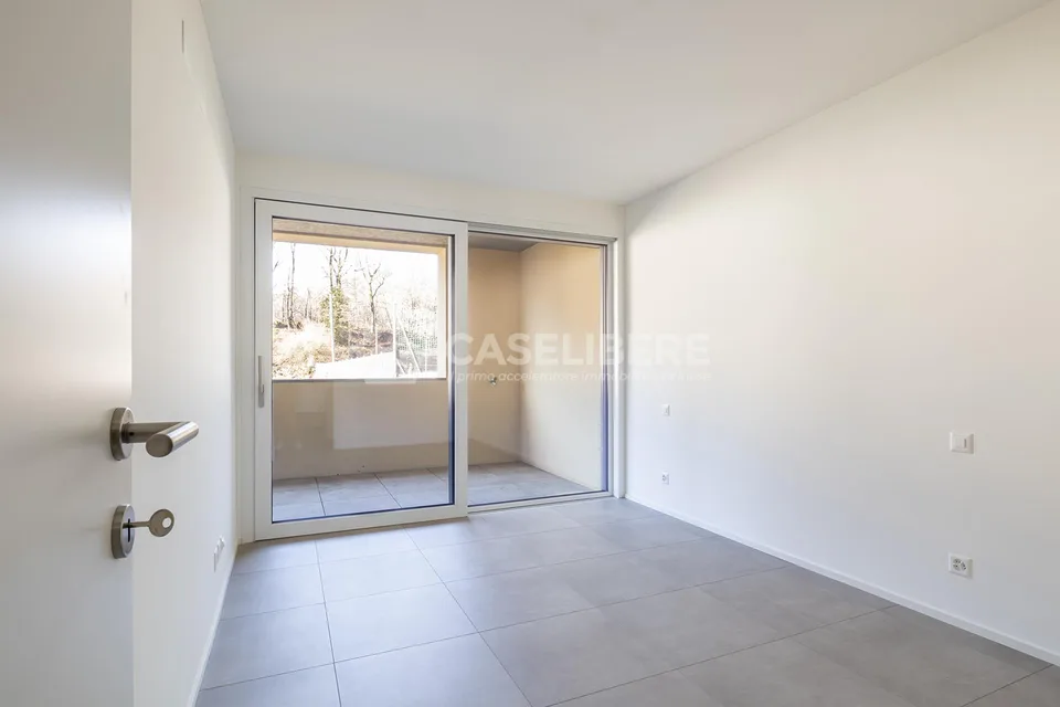 NEW AND ELEGANT 2.5 ROOMS IN DAVESCO – photo 10 of 14