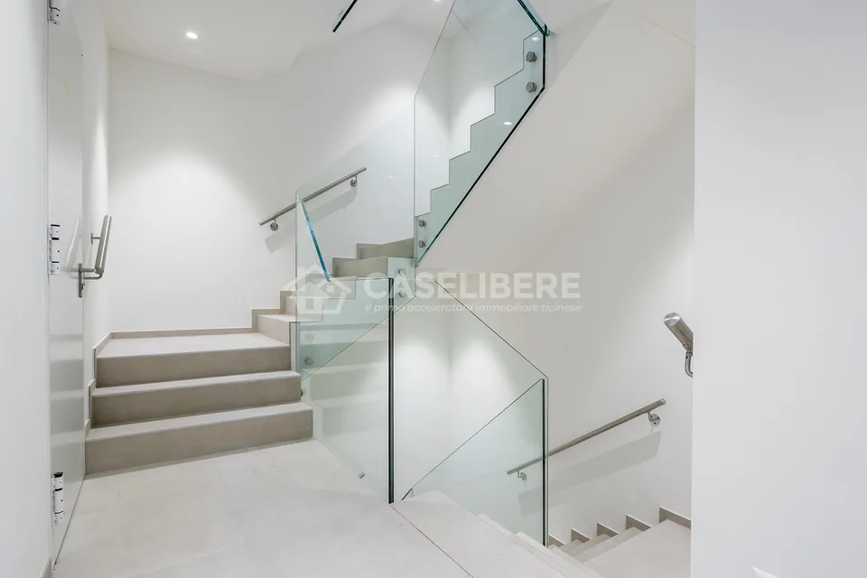 NEW AND ELEGANT 2.5 ROOMS IN DAVESCO – photo 13 of 14