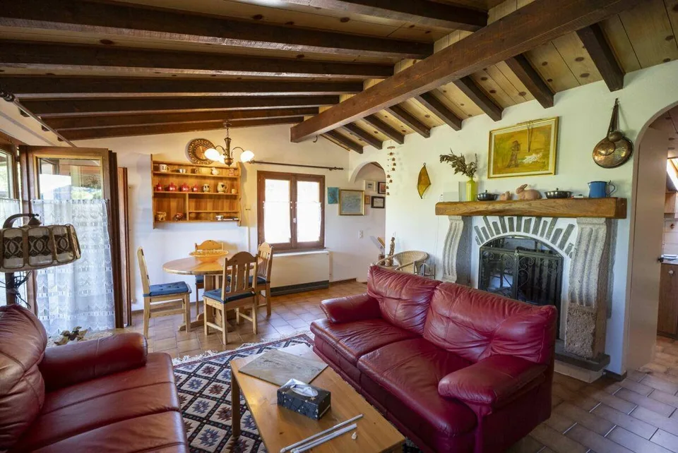 Vendiamo confortevole casa in stile rustico a Mugena – Foto 9 von 16