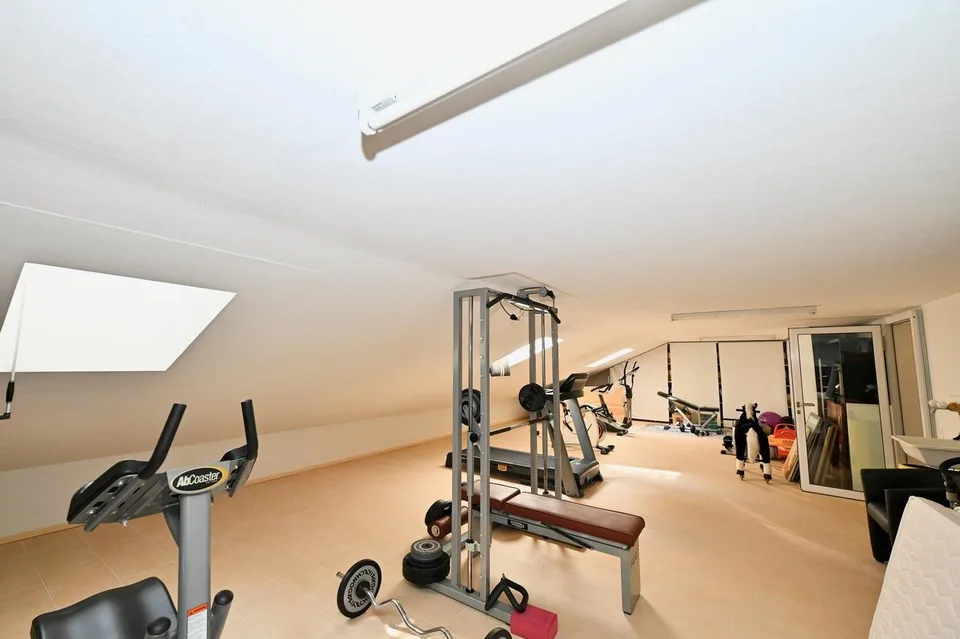 Prestigiosa Villa con Piscina e Magnifica Vista Lago – Foto 24 von 26