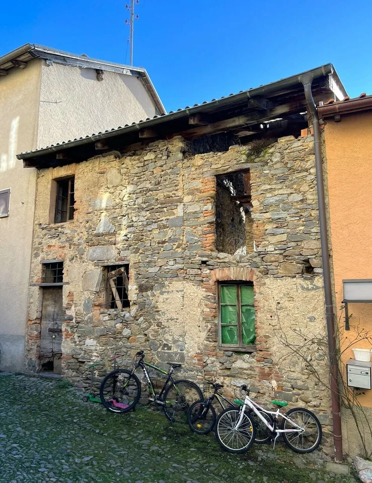 BRENO - Casa Ticinese nel nucleo (da ristrutturare)