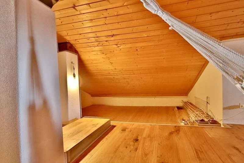 4 1/2-Zimmer-Maisonette-Wohnung mit eigenem Garten an sehr ruhiger,... – Foto 13 von 30