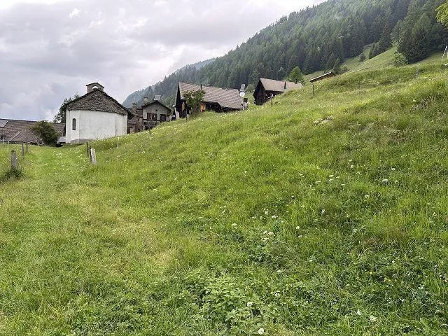 Chalet zum Ausbauen mit grosser Wiesenfläche sehr ruhig und sonnig ... – photo 23 sur 27