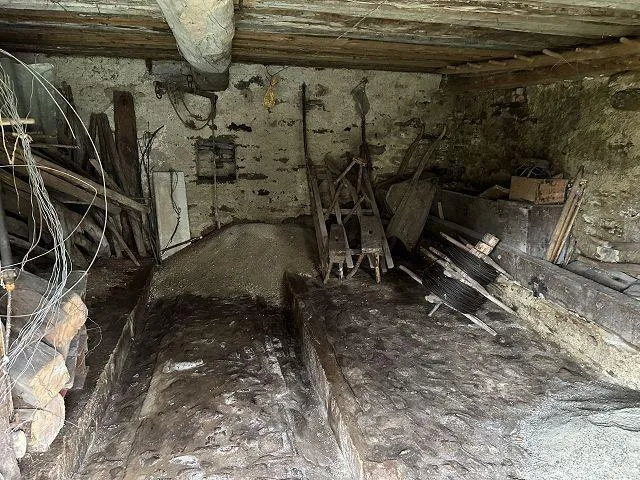 Chalet zum Ausbauen mit grosser Wiesenfläche sehr ruhig und sonnig ... – photo 10 sur 27