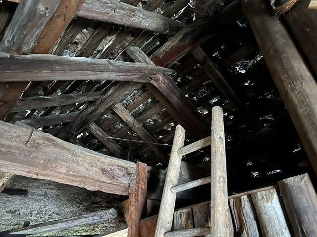 Chalet zum Ausbauen mit grosser Wiesenfläche sehr ruhig und sonnig ... – photo 8 sur 27