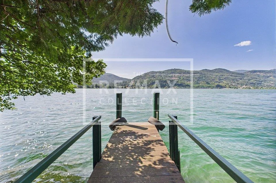 La casa dei sogni sul lago, come in una favola - Darsena privata!