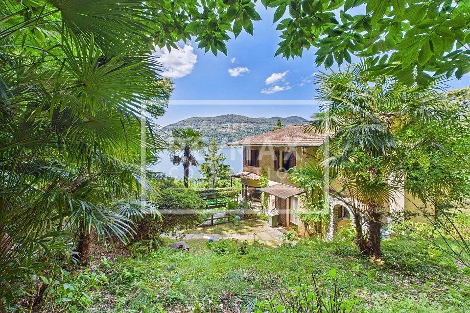 La casa dei sogni sul lago, come in una favola - Darsena privata!