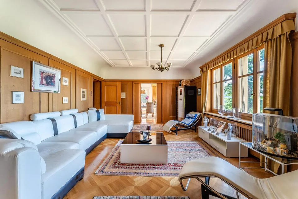 Eine Herrschaftsvilla mit eleganter Architektur – Foto 7 von 15