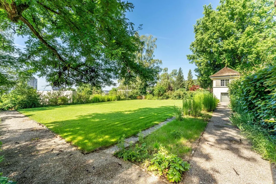 Eine Herrschaftsvilla mit eleganter Architektur
