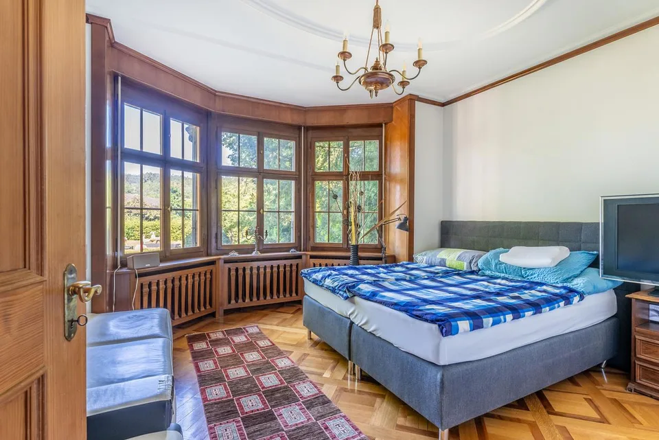 Eine Herrschaftsvilla mit eleganter Architektur – Foto 9 von 15