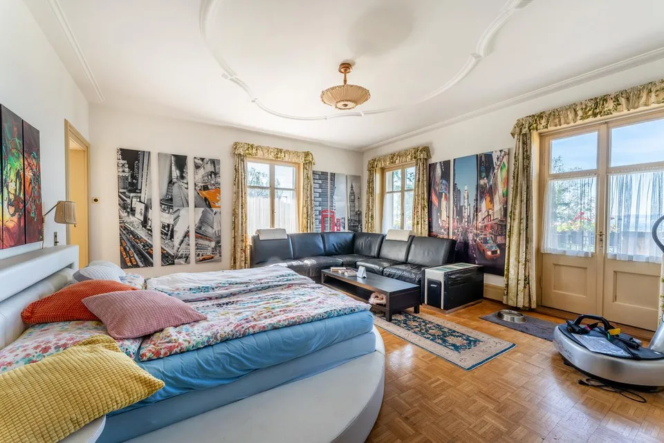 Eine Herrschaftsvilla mit eleganter Architektur – Foto 11 von 15
