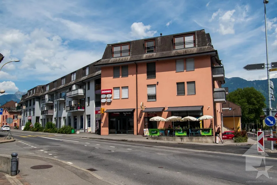 Vouvry, local commercial au centre du village