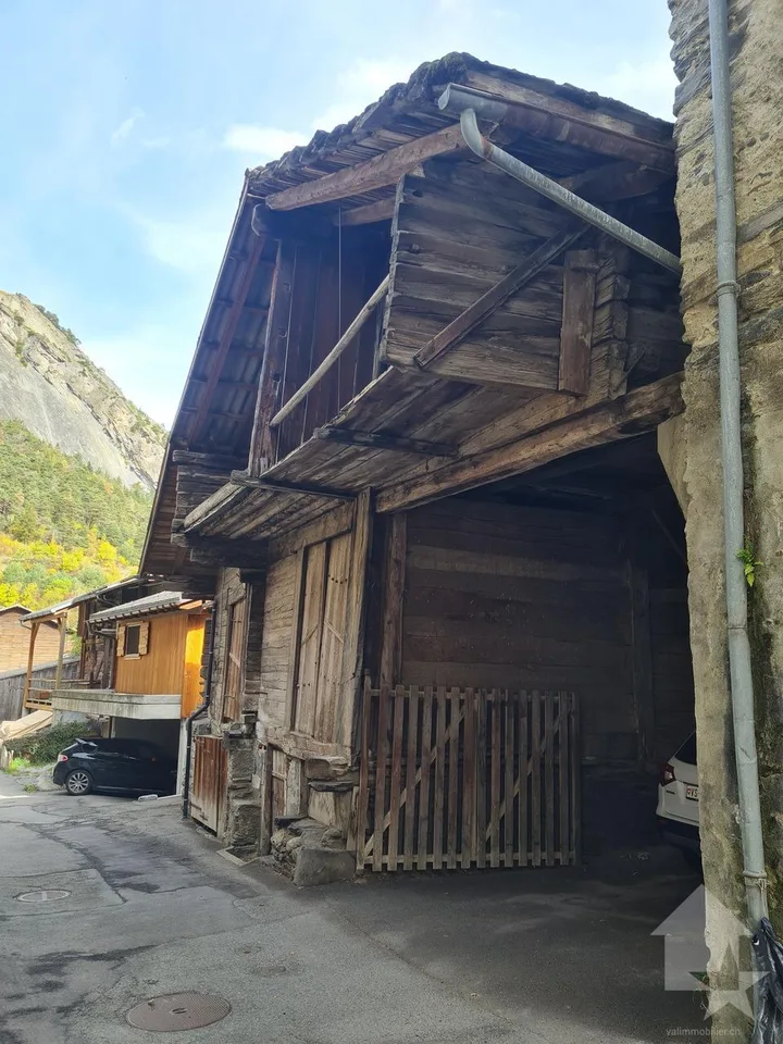 Une grange à rénover au coeur du village de Sembrancher – foto 16 di 18