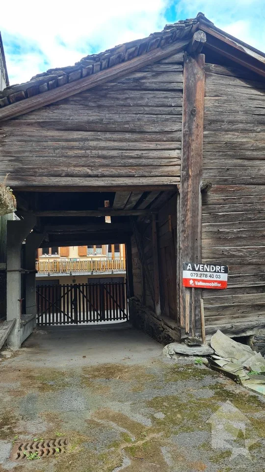 Une grange à rénover au coeur du village de Sembrancher – foto 12 di 18