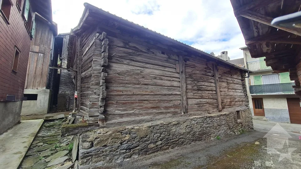 Une grange à rénover au coeur du village de Sembrancher – foto 18 di 18