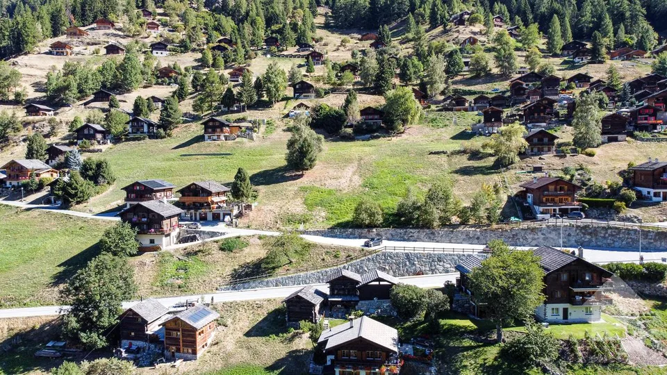 Très belle parcelle idéalement située pour résidence principale – foto 8 di 10