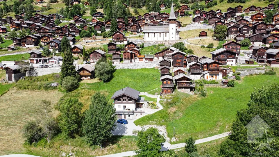 Très belle parcelle à construire au centre d'Ayer – photo 10 sur 11