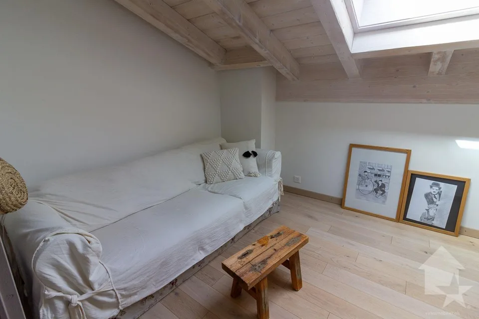 Magnifique attique en duplex de 4,5 pces d'une surface de 118m2 hab – Foto 16 von 28