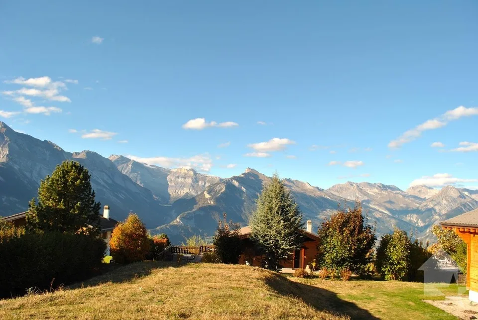 Terrain, 912 m2, pour bâtir une résidence principale près du centre