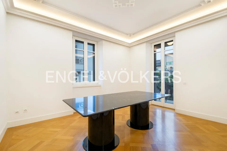Renoviertes repräsentatives Gebäude im Zentrum von Lugano