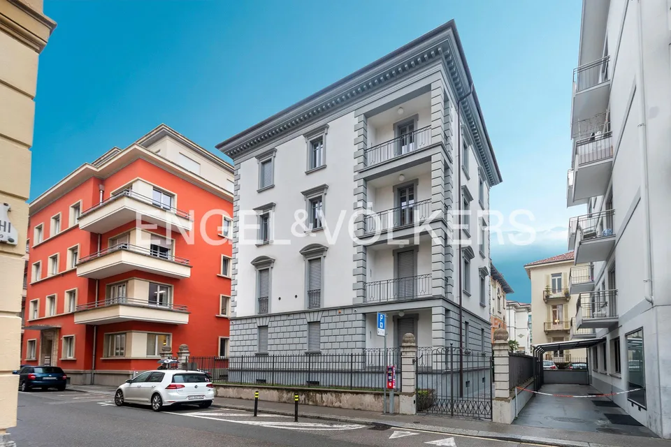 Renoviertes repräsentatives Gebäude im Zentrum von Lugano