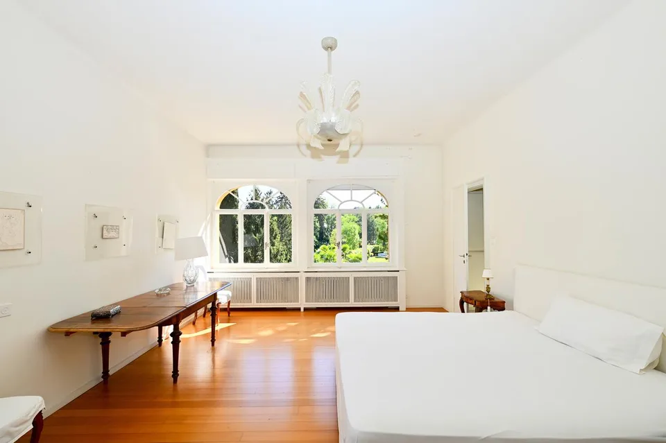 Villa di Prestigio con Splendido Parco vicino al centro di Lugano – Foto 12 von 18