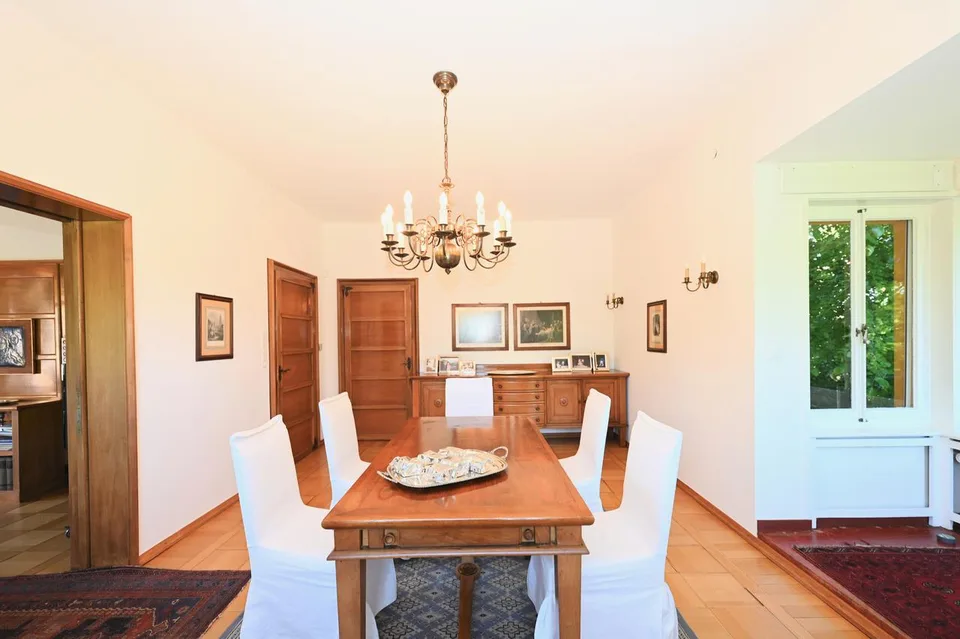 Villa di Prestigio con Splendido Parco vicino al centro di Lugano – Foto 11 von 18