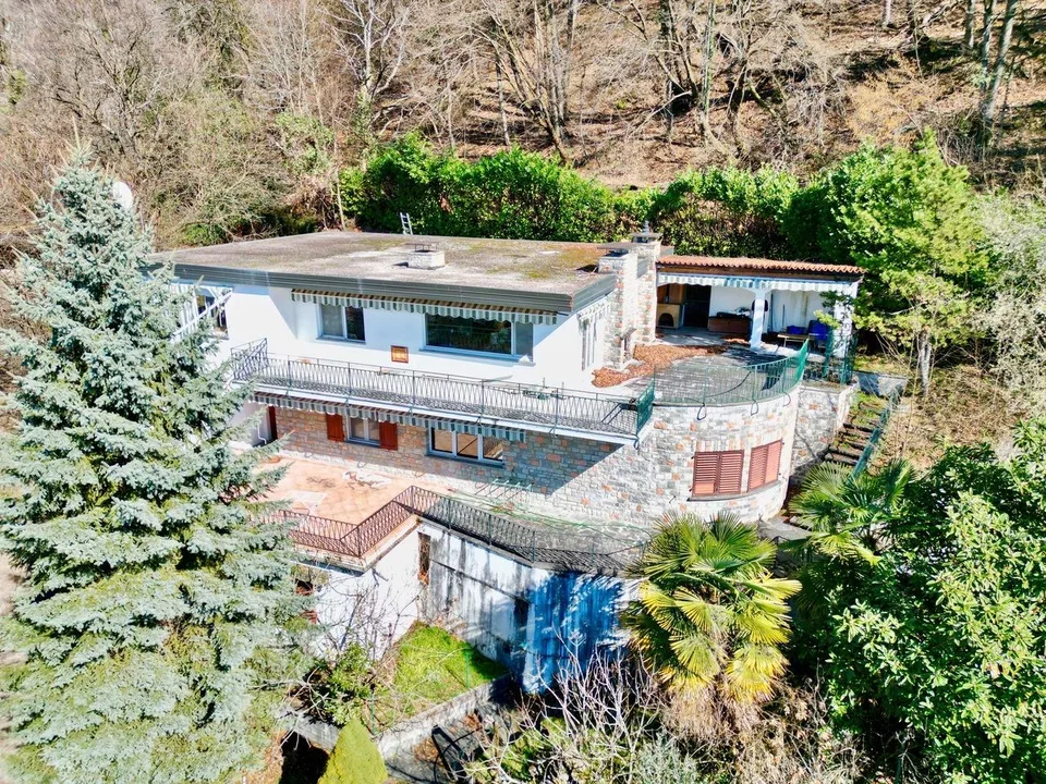 Villa Panoramica da Ristrutturare ad Aldesago – Monte Brè, Lugano