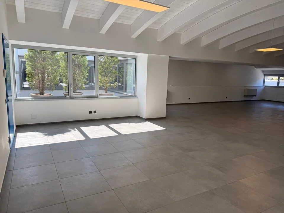 Moderno Ufficio di 104 mq presso il nuovo Centro BEDART a Bedano