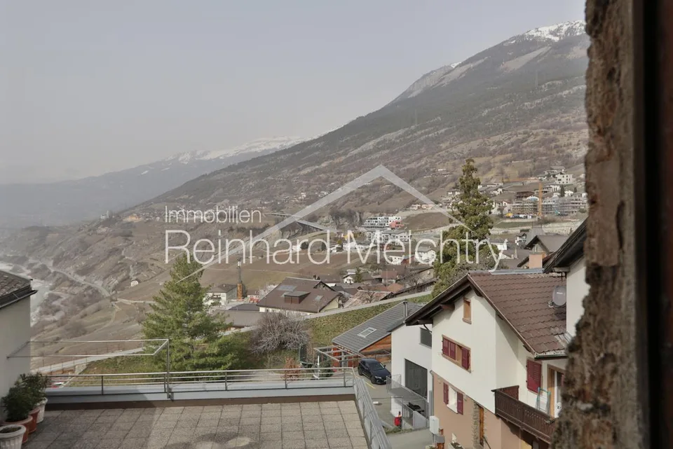 Historisches Wohnhaus mit 3 Wohnungen mit Blick auf das Leuker Schloss – photo 21 sur 29