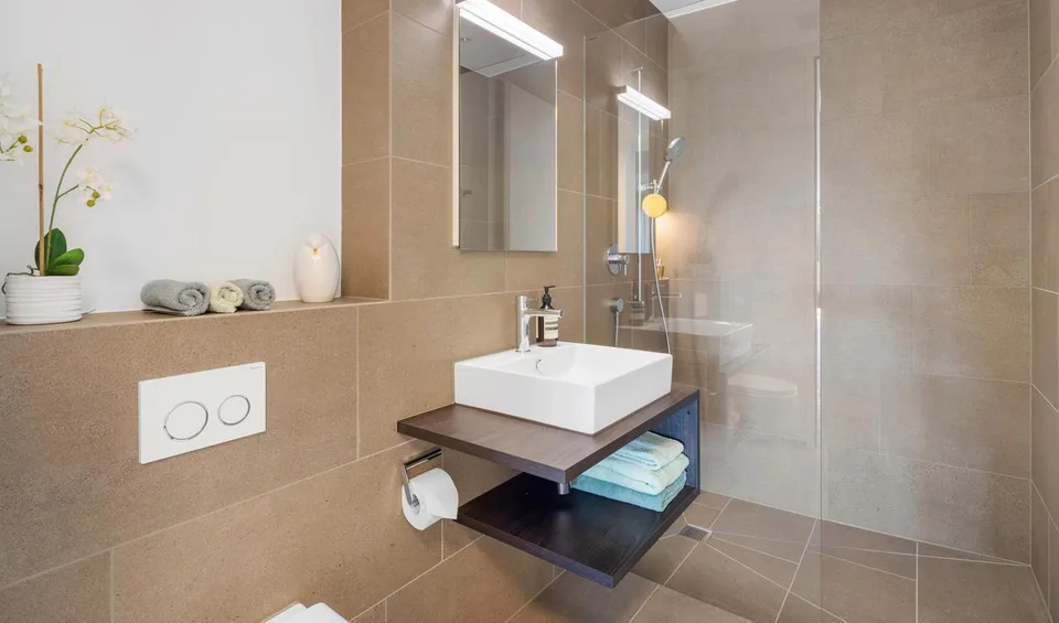 Bezaubernde Attikawohnung mit exklusivem Innenausbau – photo 7 of 9