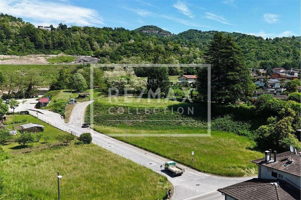 Interessante terreno edificabile R3 in ottima posizione soleggiata