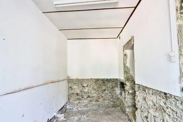 10-Zimmer-Dorfhaus zum Ausbauen / casa di 10 locali da ristrutturare – photo 13 sur 30
