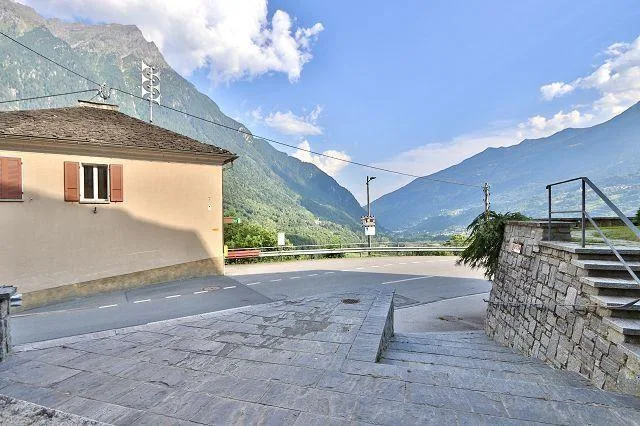 10-Zimmer-Dorfhaus zum Ausbauen / casa di 10 locali da ristrutturare – photo 25 sur 30