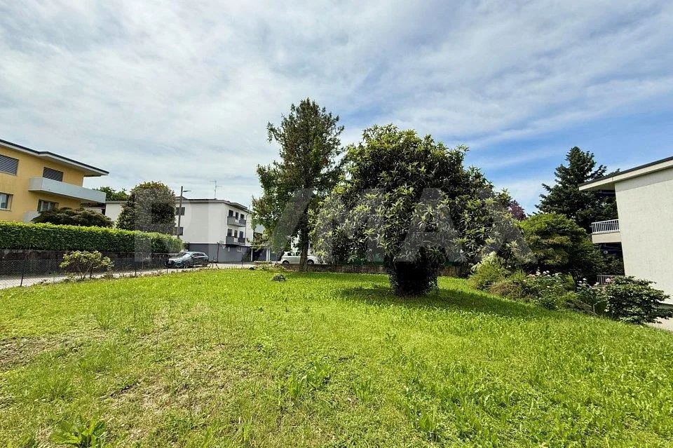 Terreno edificabile R3 con licenza edilizia